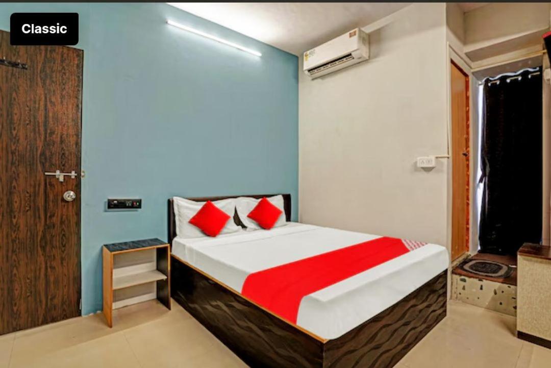 Hotel Welcome, Vip Road Vesu Сурат Экстерьер фото