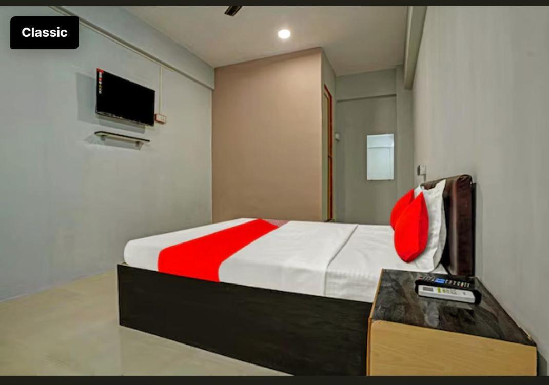 Hotel Welcome, Vip Road Vesu Сурат Экстерьер фото