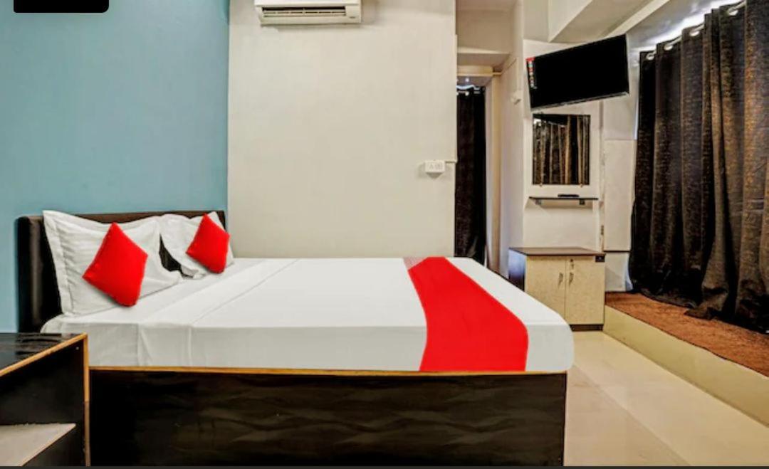 Hotel Welcome, Vip Road Vesu Сурат Экстерьер фото